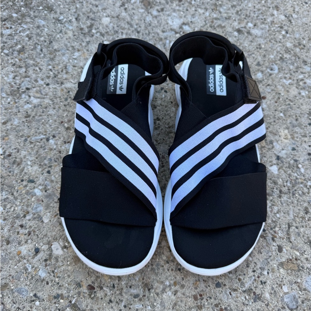 Adidas Magmur Sandals Black and White Womens size 9